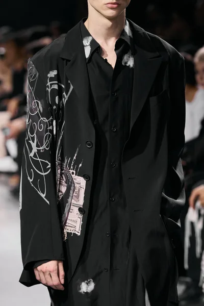 Look 9